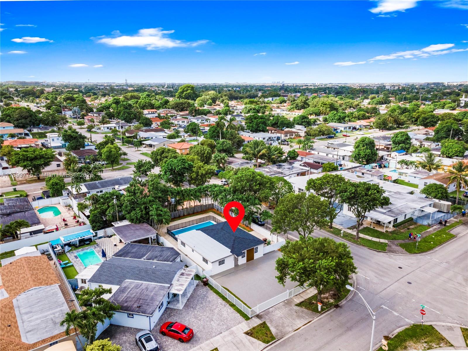 View photos, virtual tours, details... 200 E 60th St