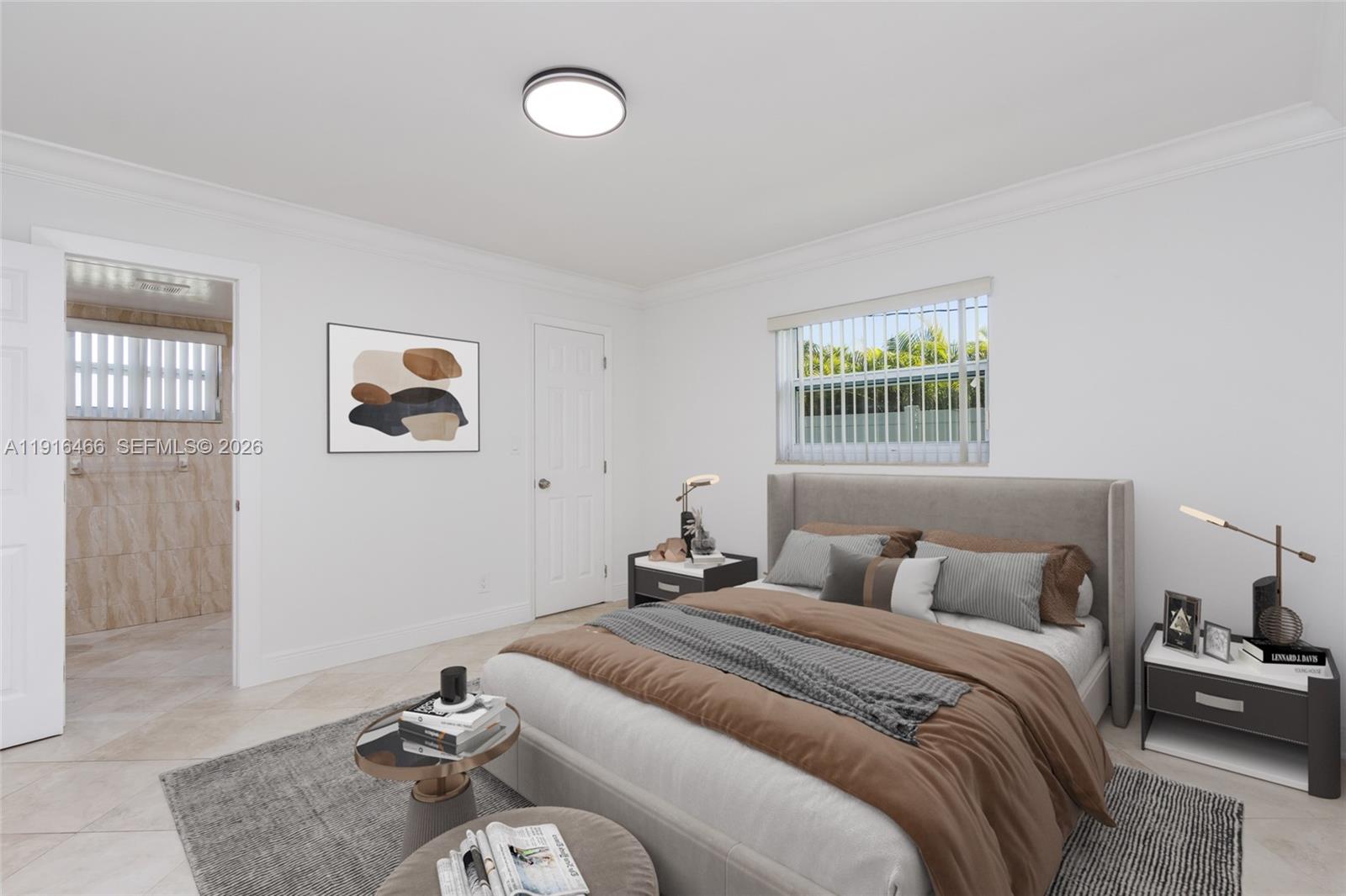 HOLLYWOOD HILLS - Residential