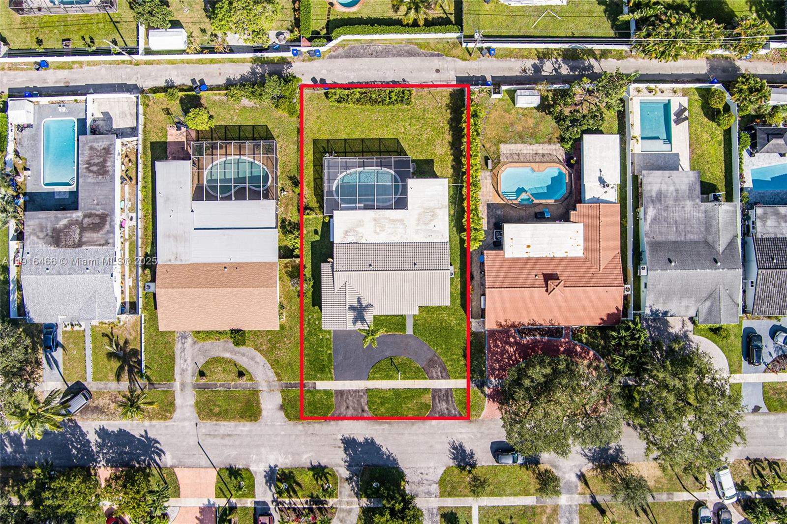 HOLLYWOOD HILLS - Residential