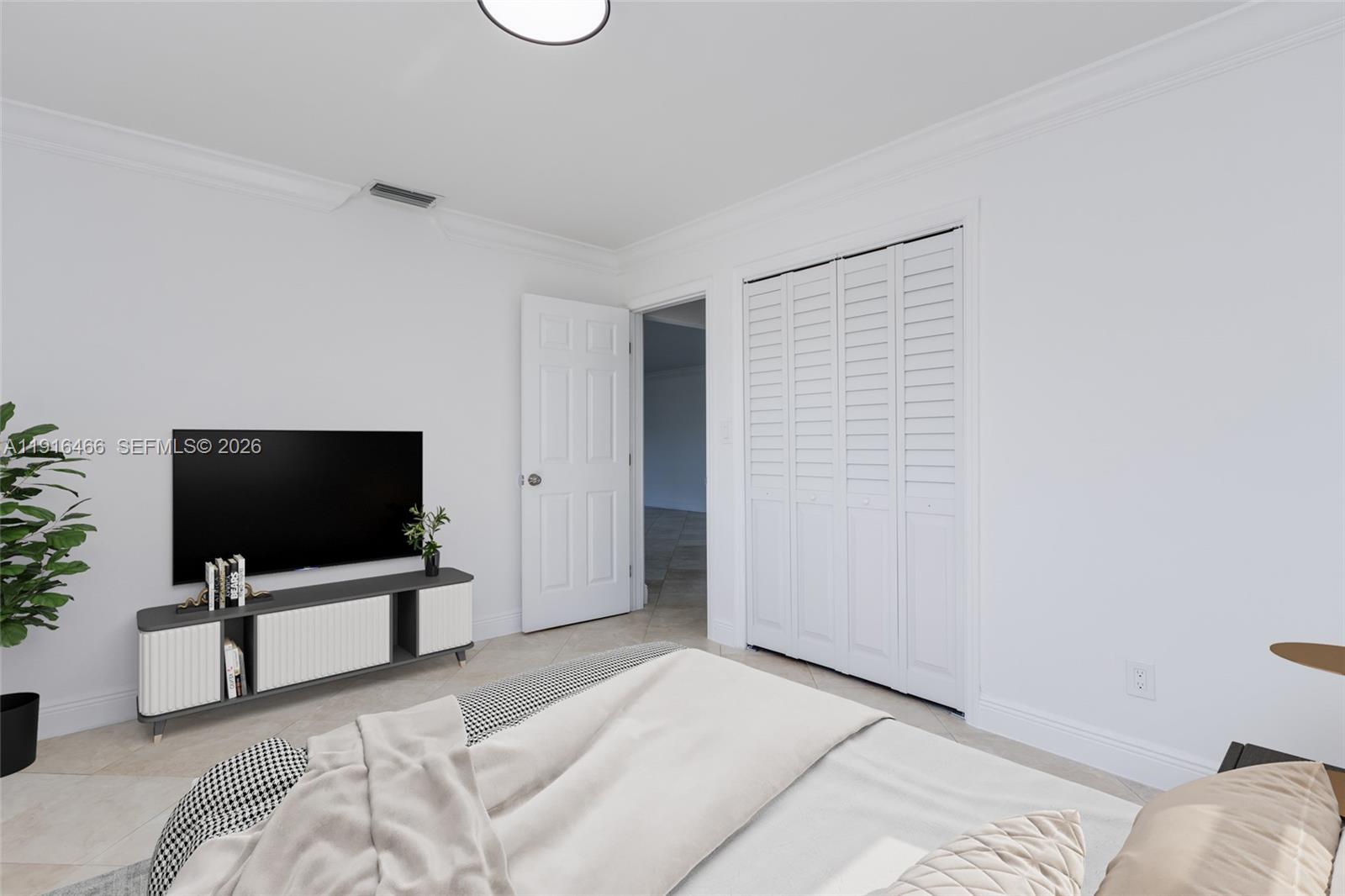 HOLLYWOOD HILLS - Residential