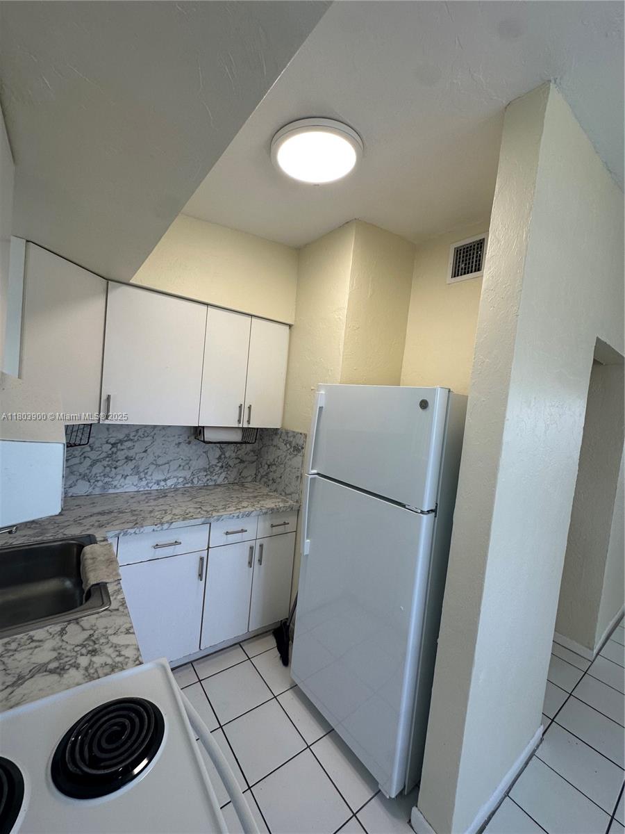 LINCOLN ESTS - Residential