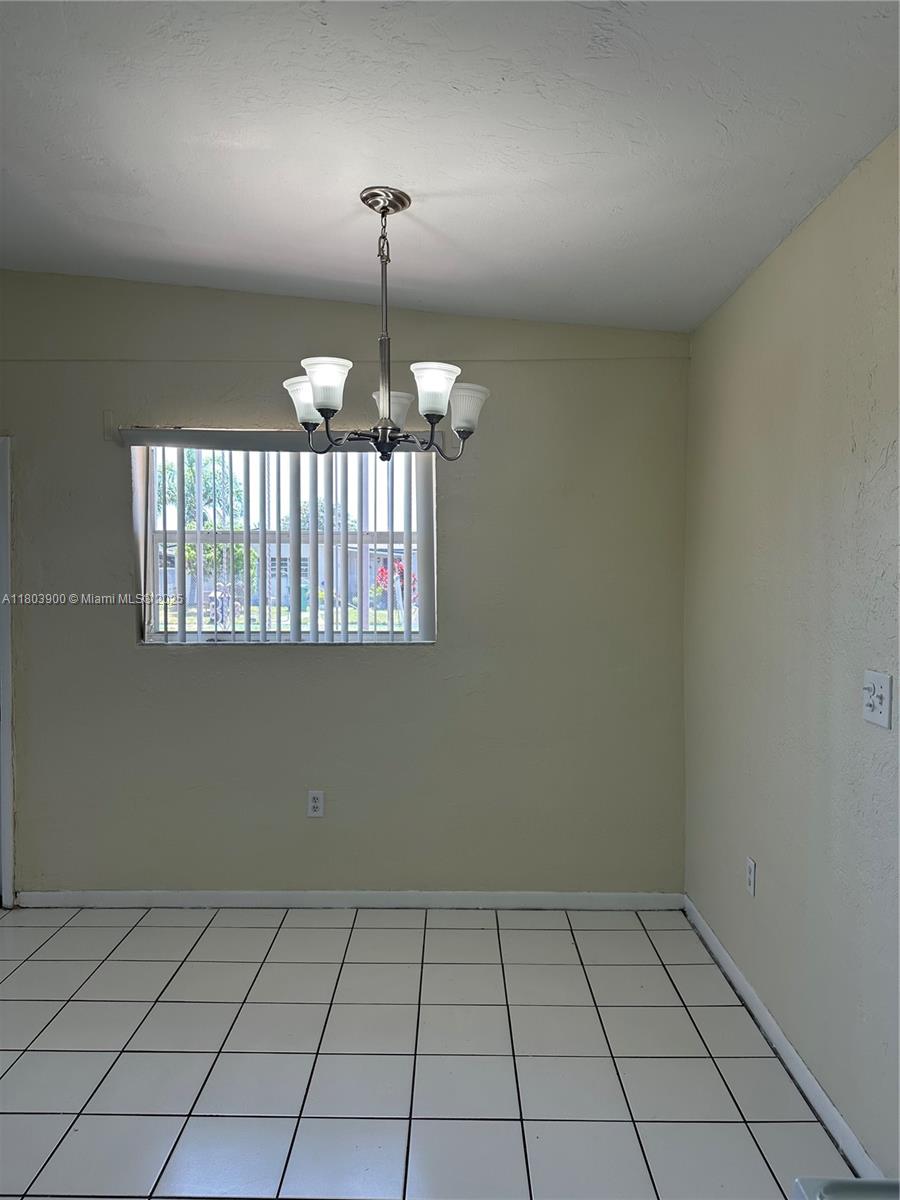 LINCOLN ESTS - Residential