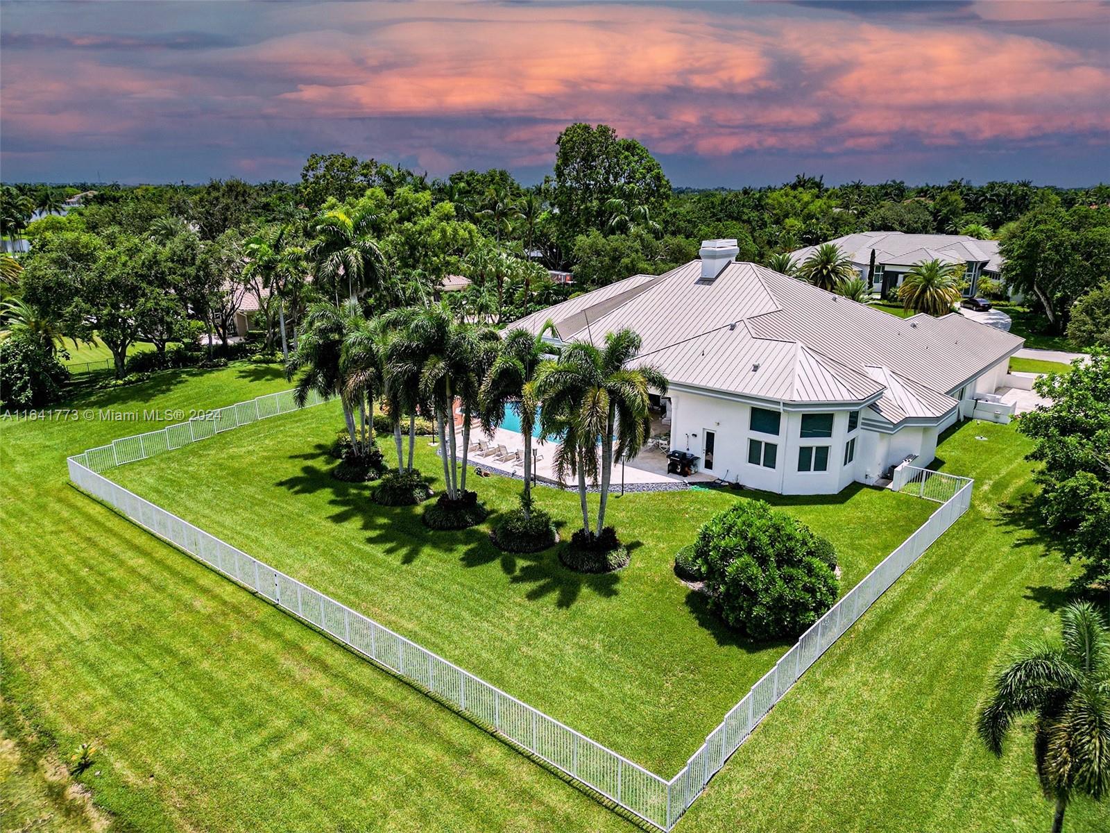 WINDMILL RANCHES - Residential