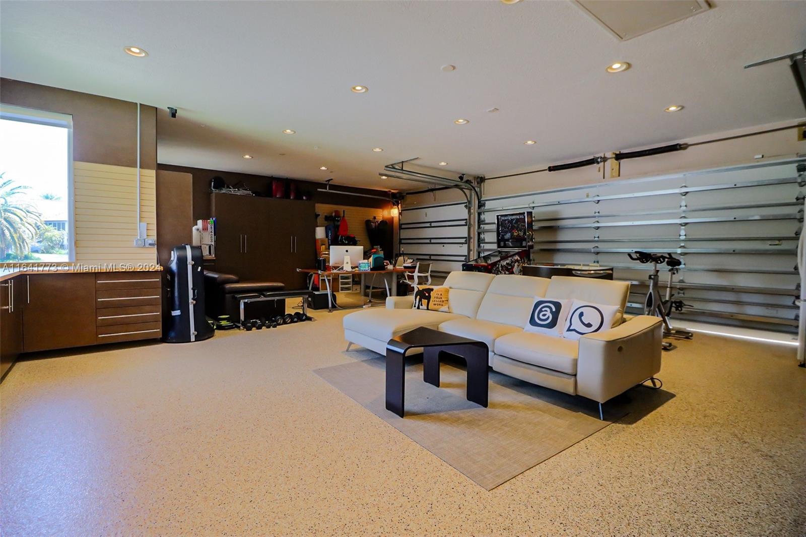 WINDMILL RANCHES - Residential