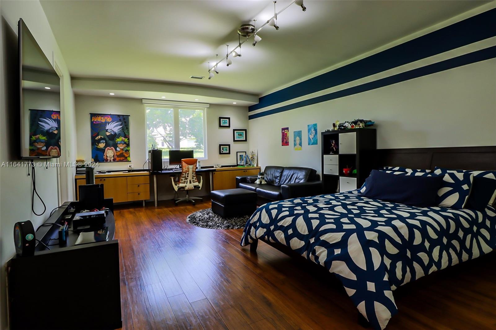 WINDMILL RANCHES - Residential