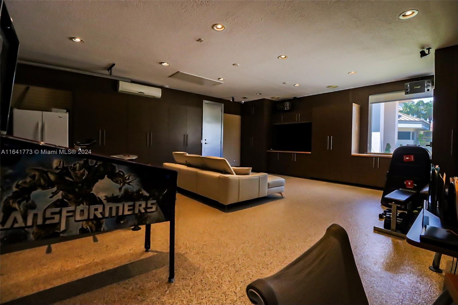 WINDMILL RANCHES - Residential