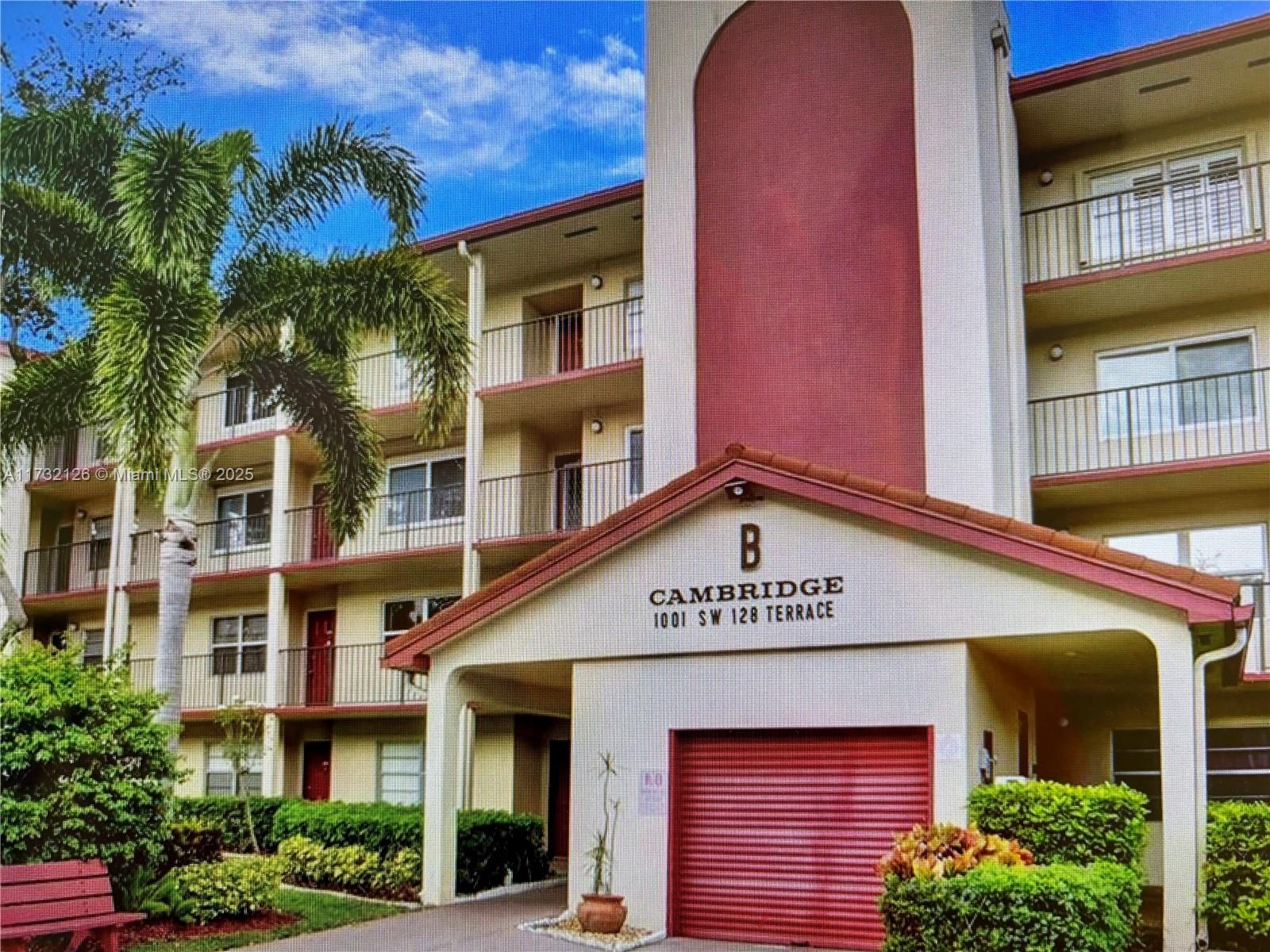 1001 Sw 128th Ter 308B, Pembroke Pines, Miami-Dade County, Florida - 1 Bedrooms  
2 Bathrooms - 