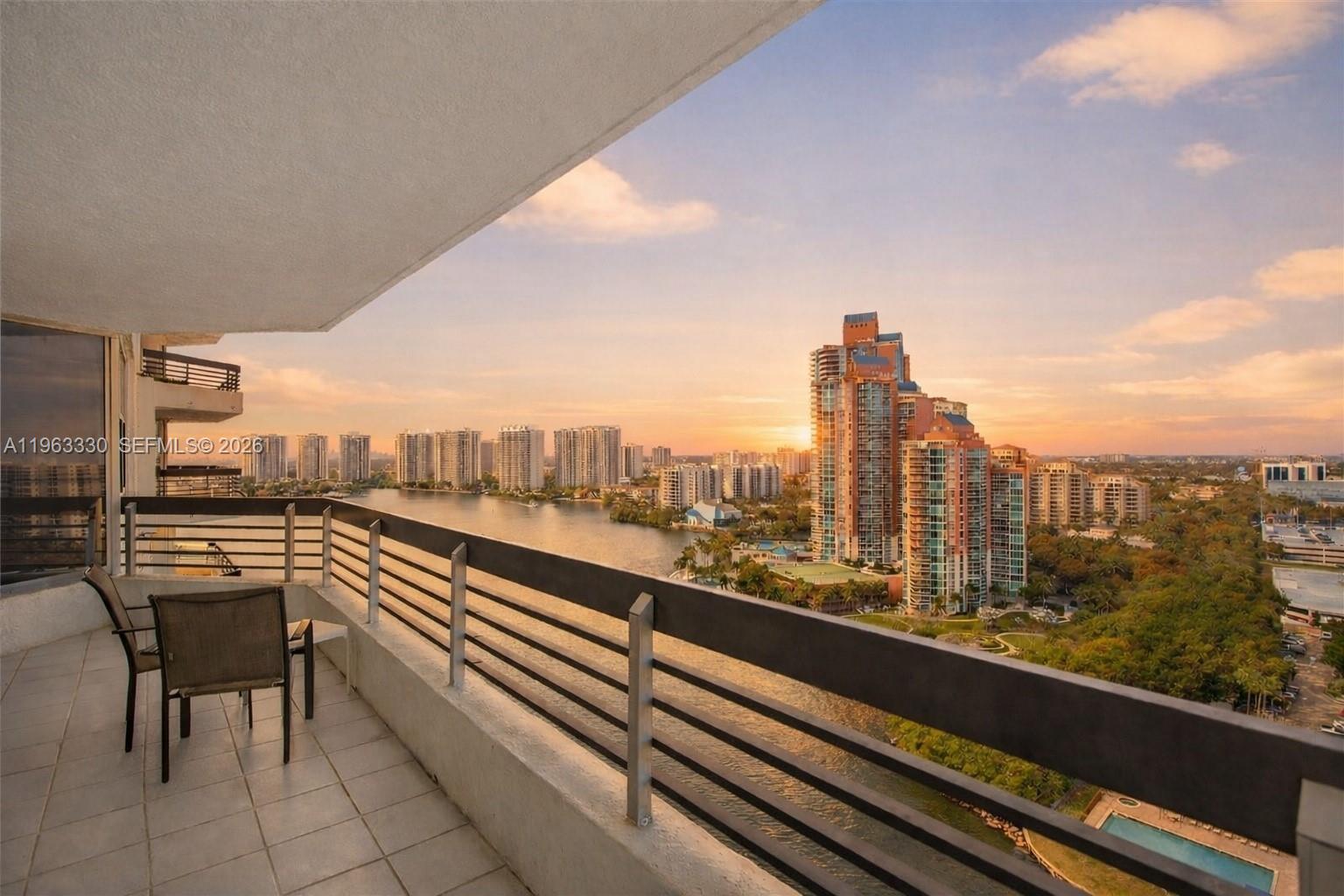 MYSTIC POINTE TOWER 500 C - Residential