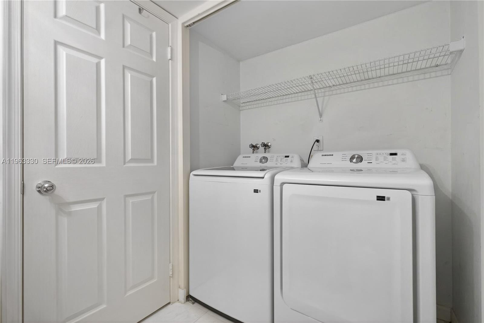 MYSTIC POINTE TOWER 500 C - Residential