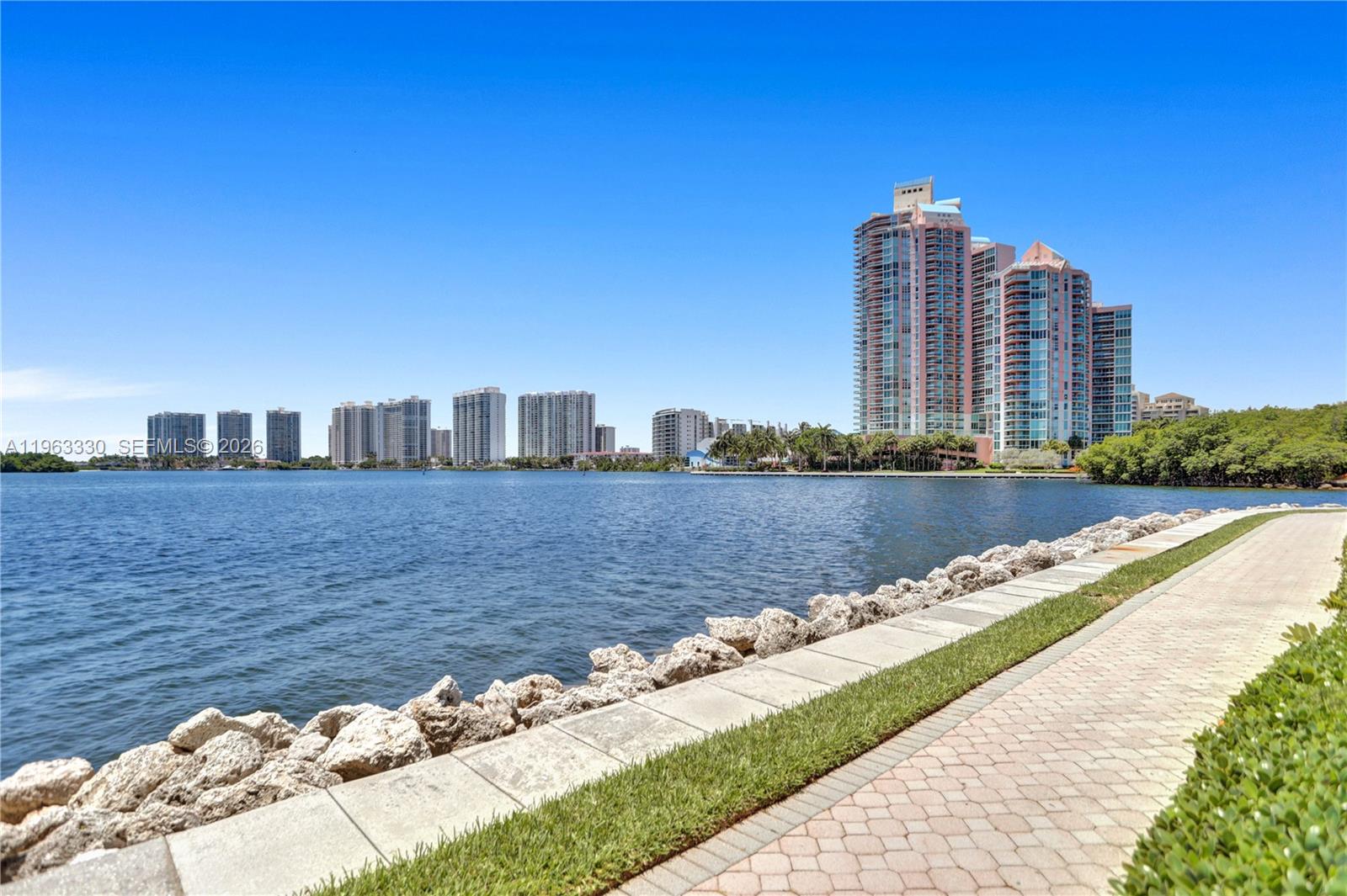 MYSTIC POINTE TOWER 500 C - Residential