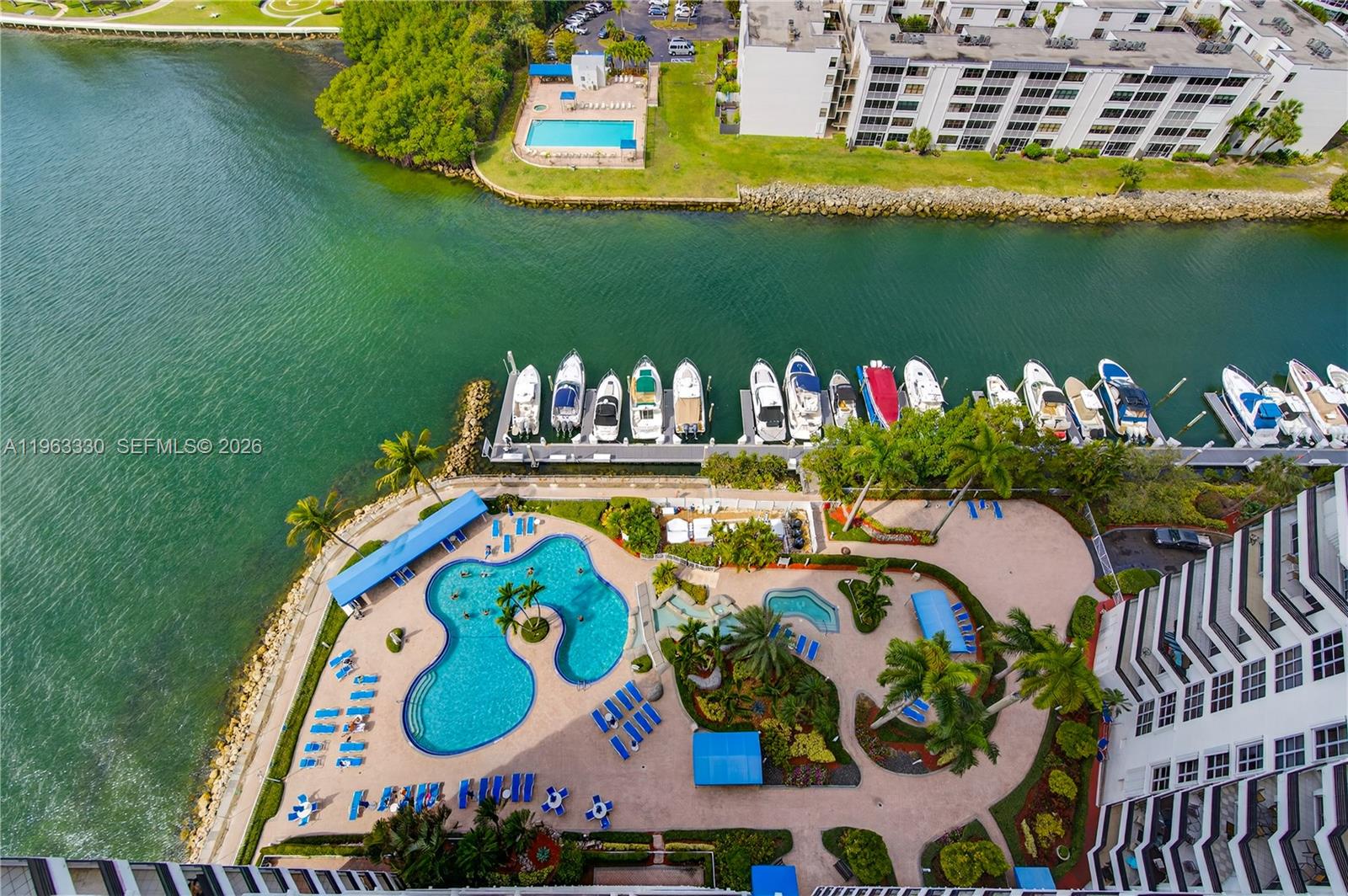 MYSTIC POINTE TOWER 500 C - Residential