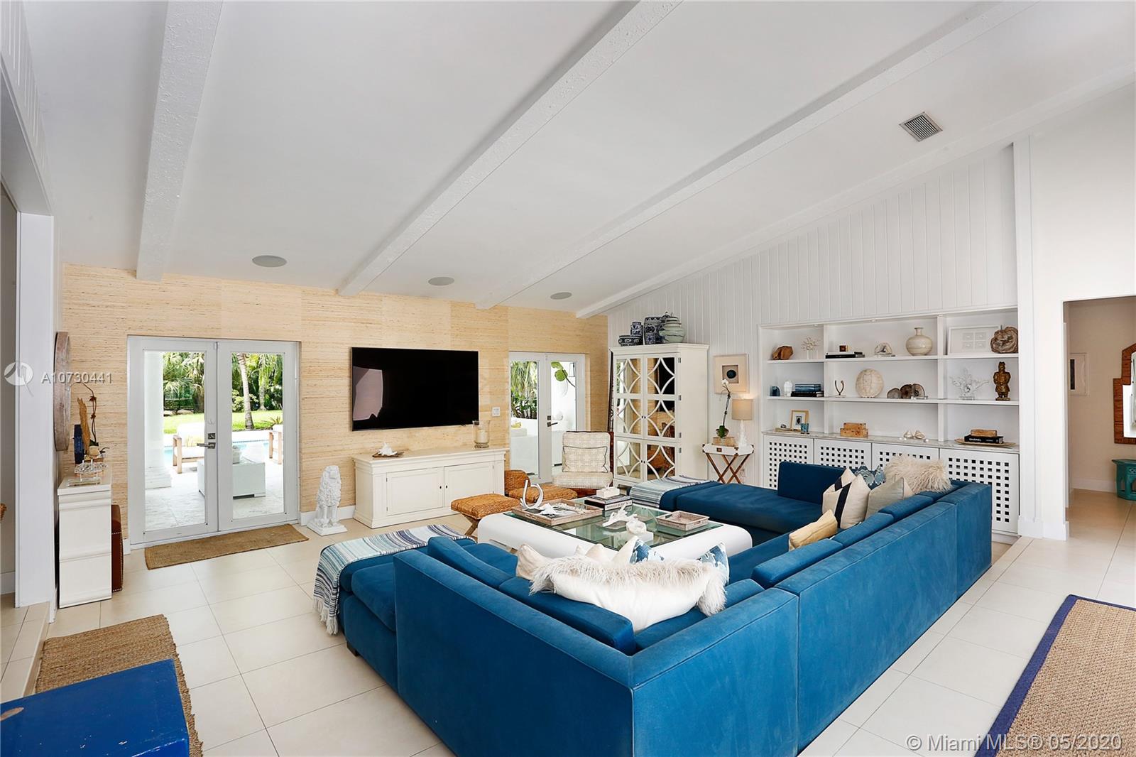 PINECREST POINTE - Residential