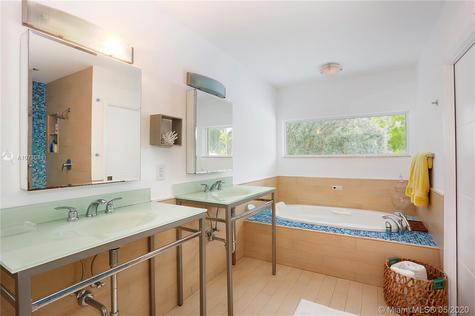 PINECREST POINTE - Residential