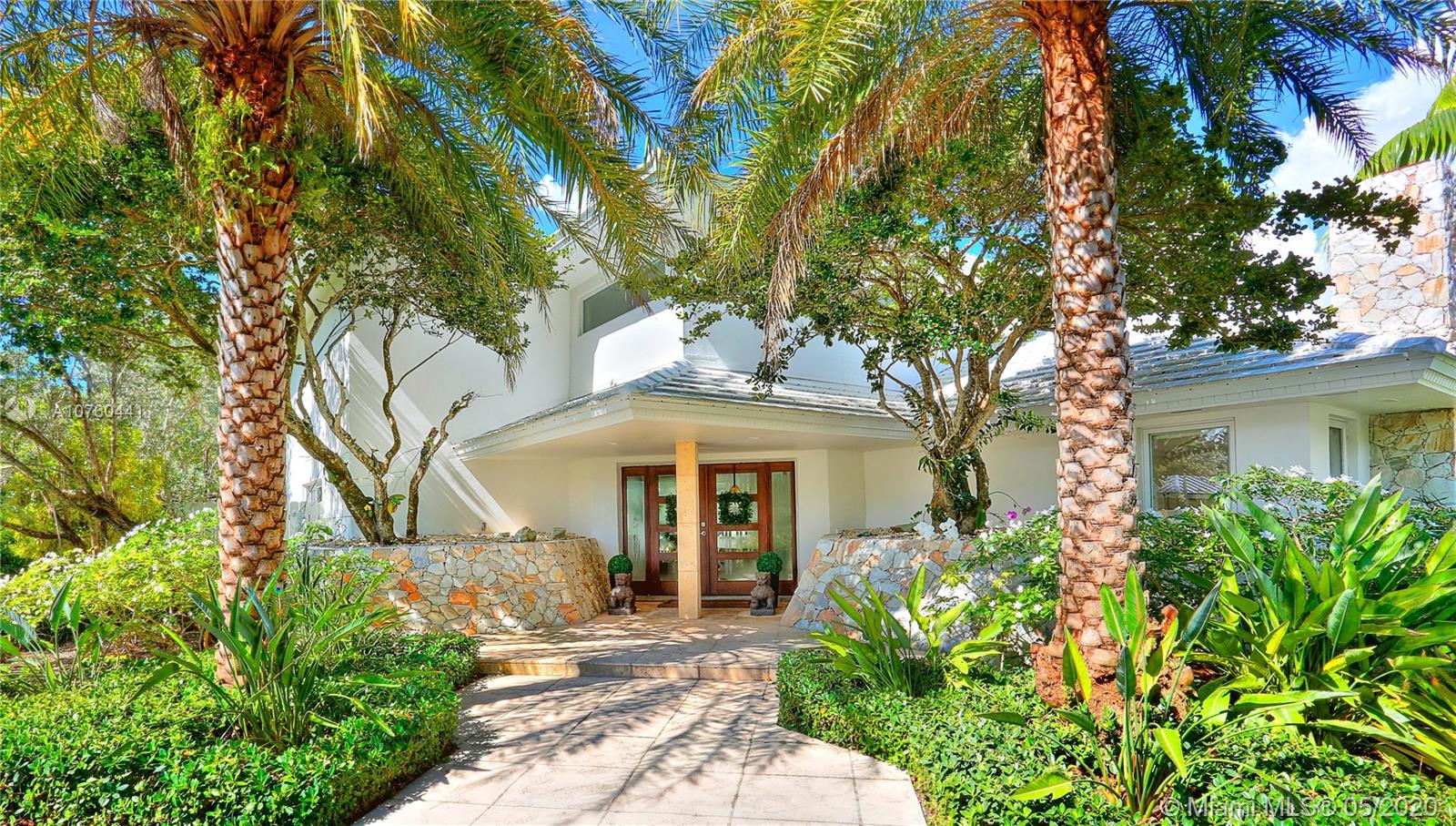 PINECREST POINTE - Residential