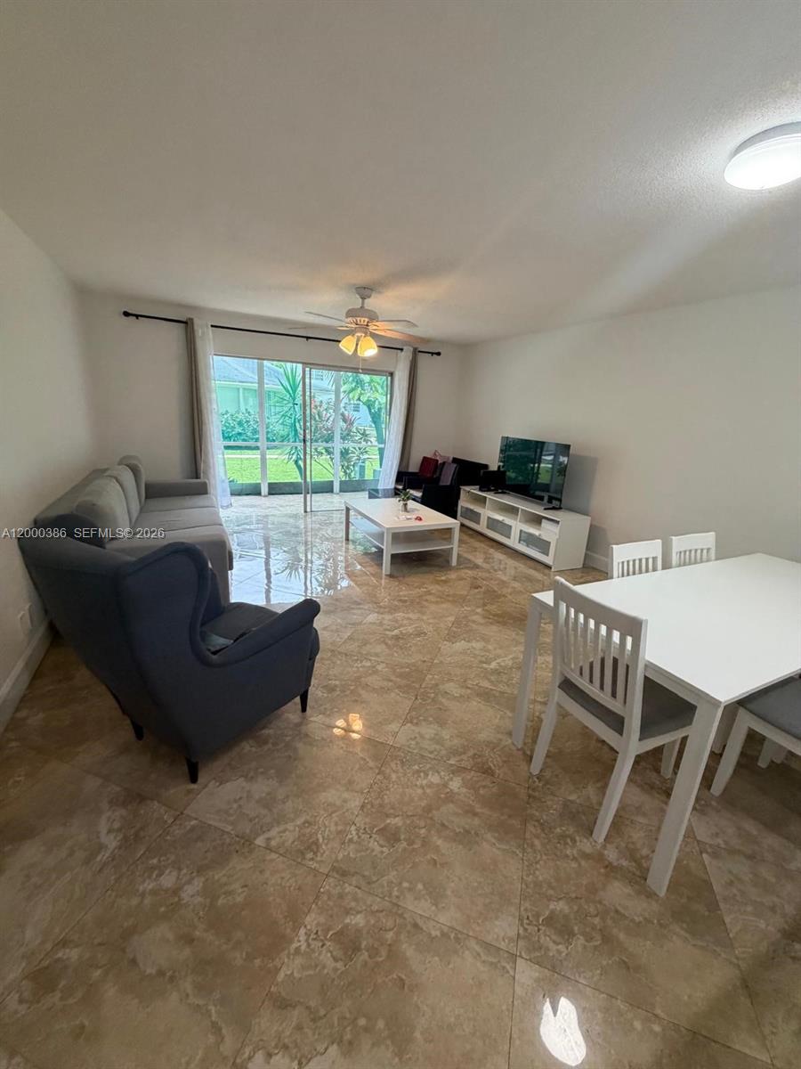219 NE 14th Ave 101