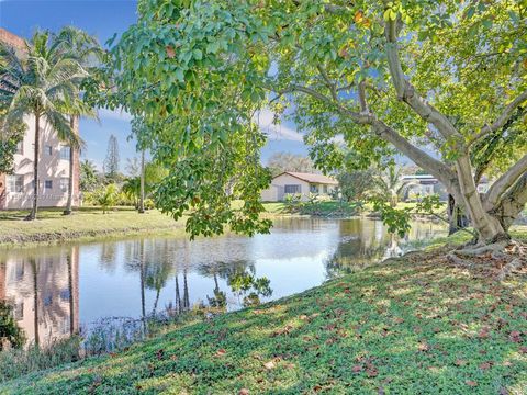 A home in Lauderdale Lakes