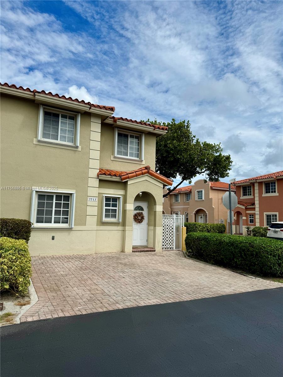 Renovated 4 bedroom/3-bathroom townhouse in gated community of Villas of Barcelona. Easy access to South Dixie Highway (US1), Kendall Drive, and Palmetto Expressway. Walking distance to Metro Rail Dadeland South Station and Busway. Townhouse features open floor concept with formal living room and dining room, Vinil laminated floors. New impact Front door and patio Sliding Door. All windows with Accordion shutters. upgraded washer, dryer and stainless-steel appliances, quartz countertop (Silestone) in kitchen, upgraded bathrooms with steam room shower, custom designed closet space (Elfa).