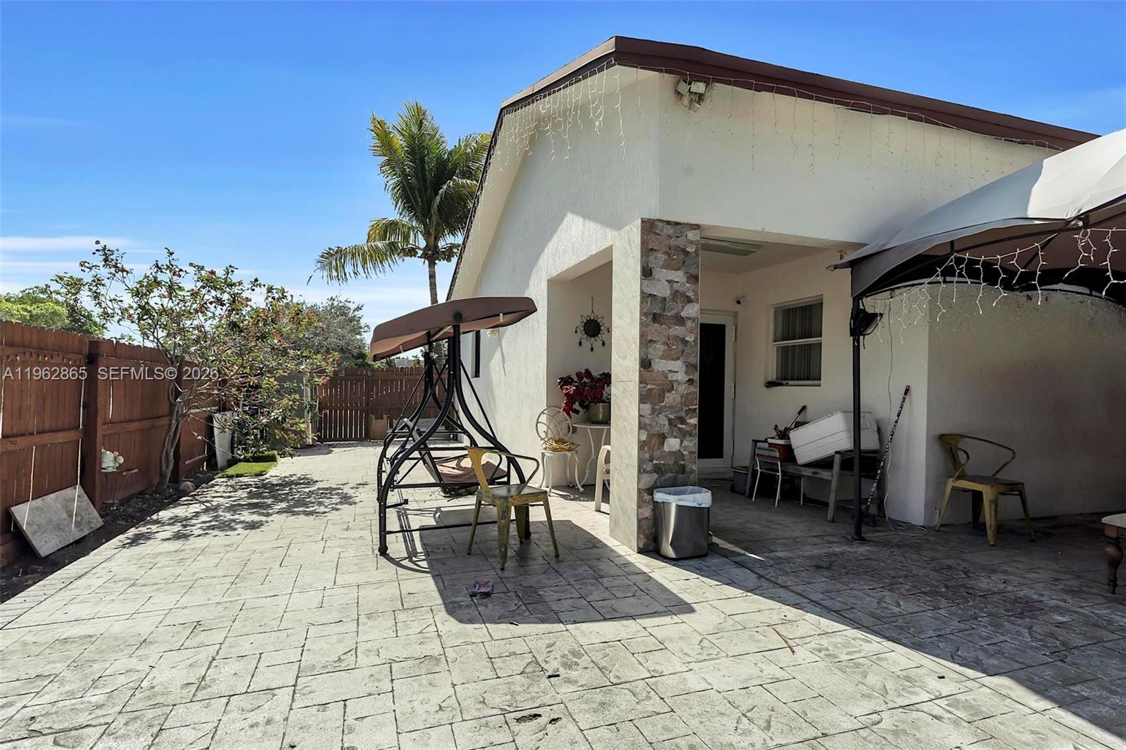 SOUTH MIAMI LAKES - Residential