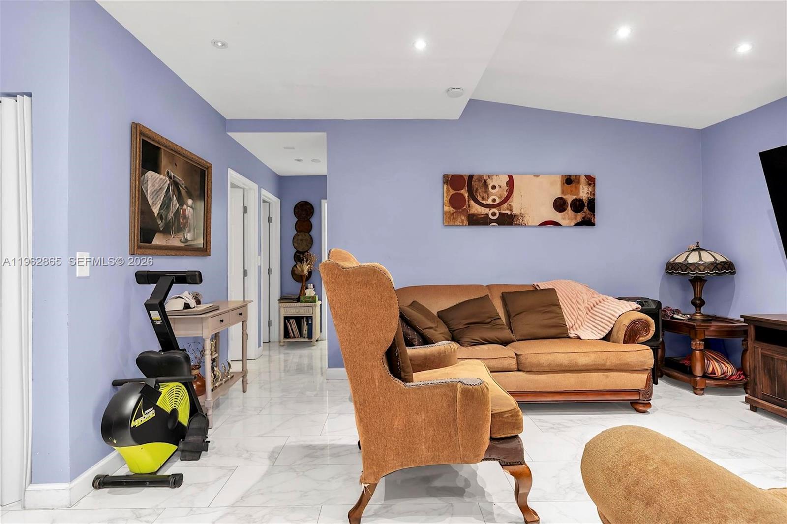 SOUTH MIAMI LAKES - Residential