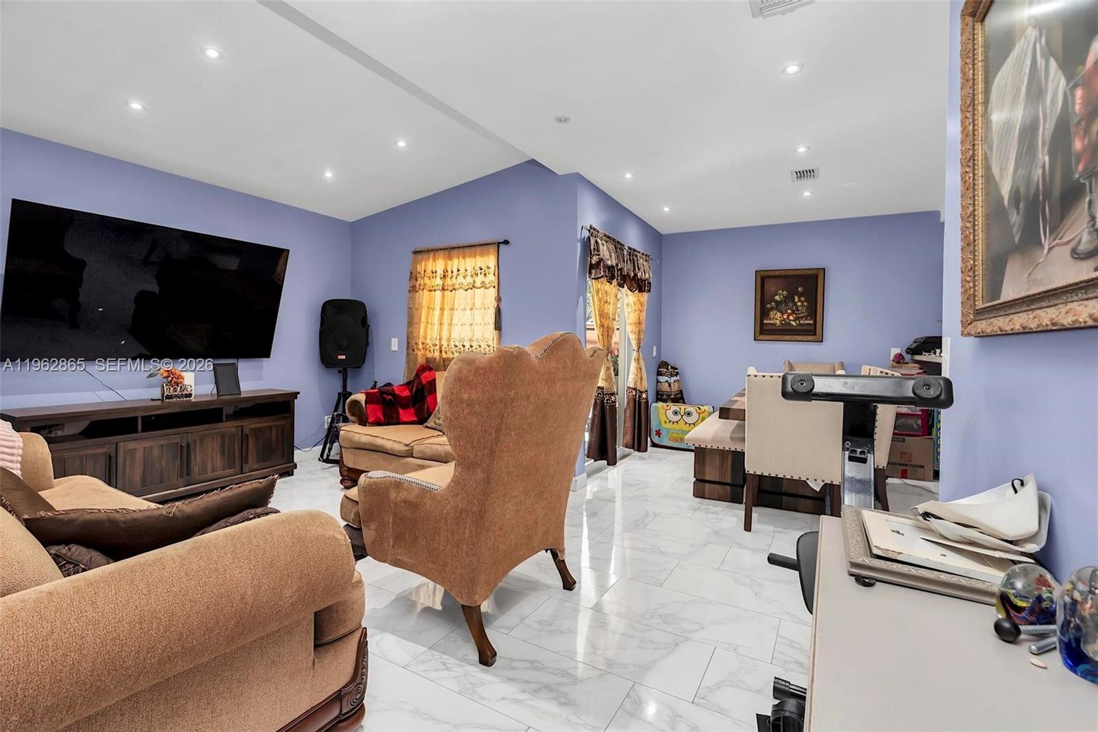 SOUTH MIAMI LAKES - Residential