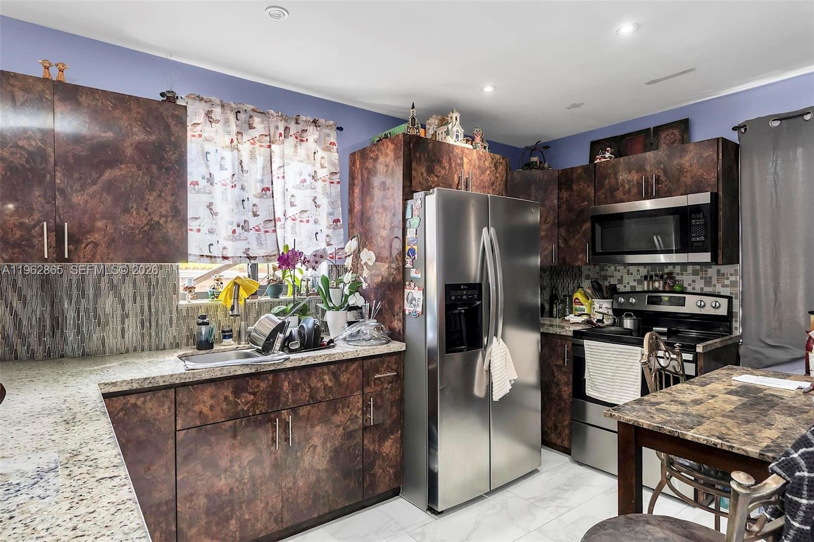 SOUTH MIAMI LAKES - Residential