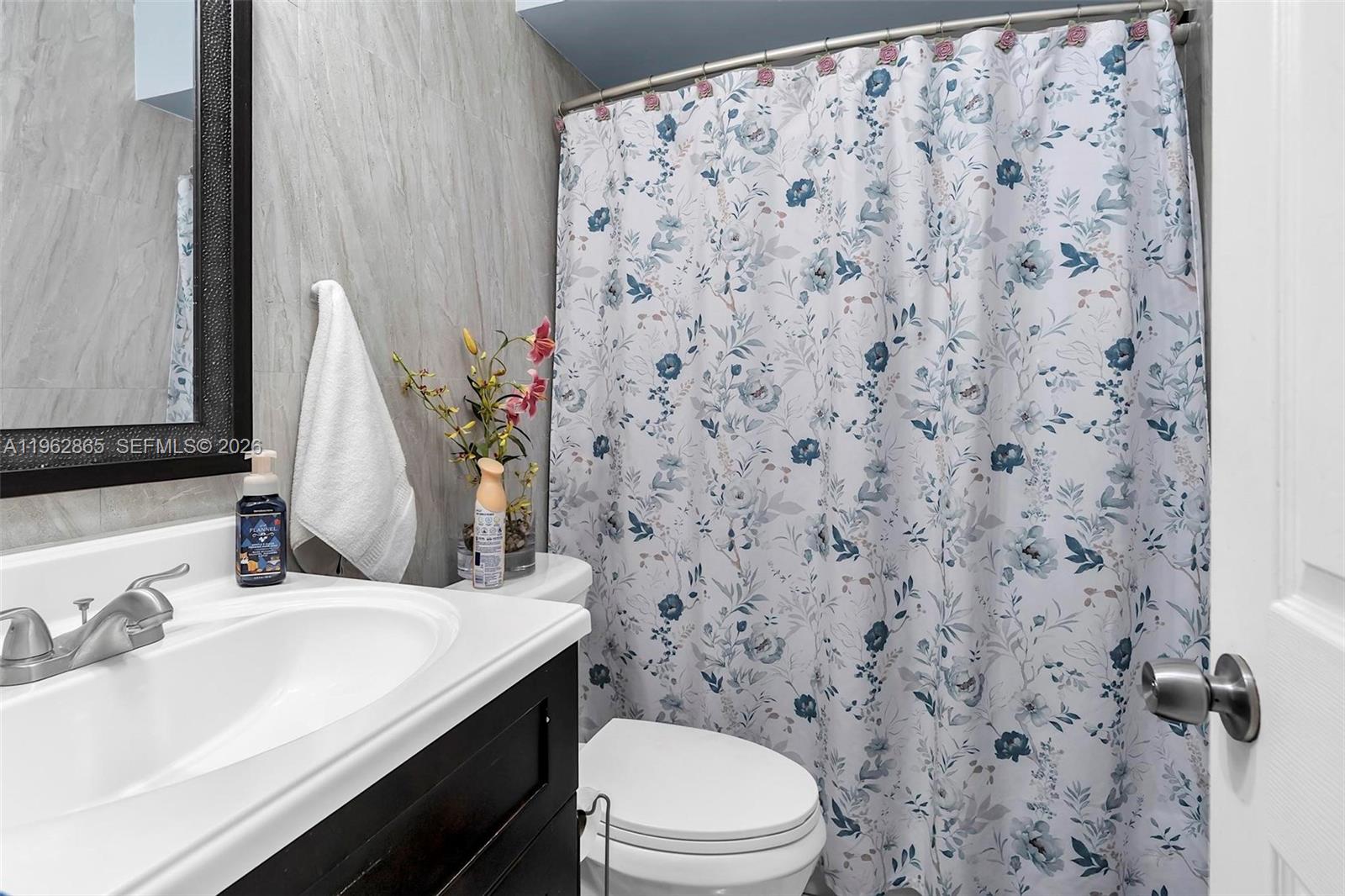 SOUTH MIAMI LAKES - Residential