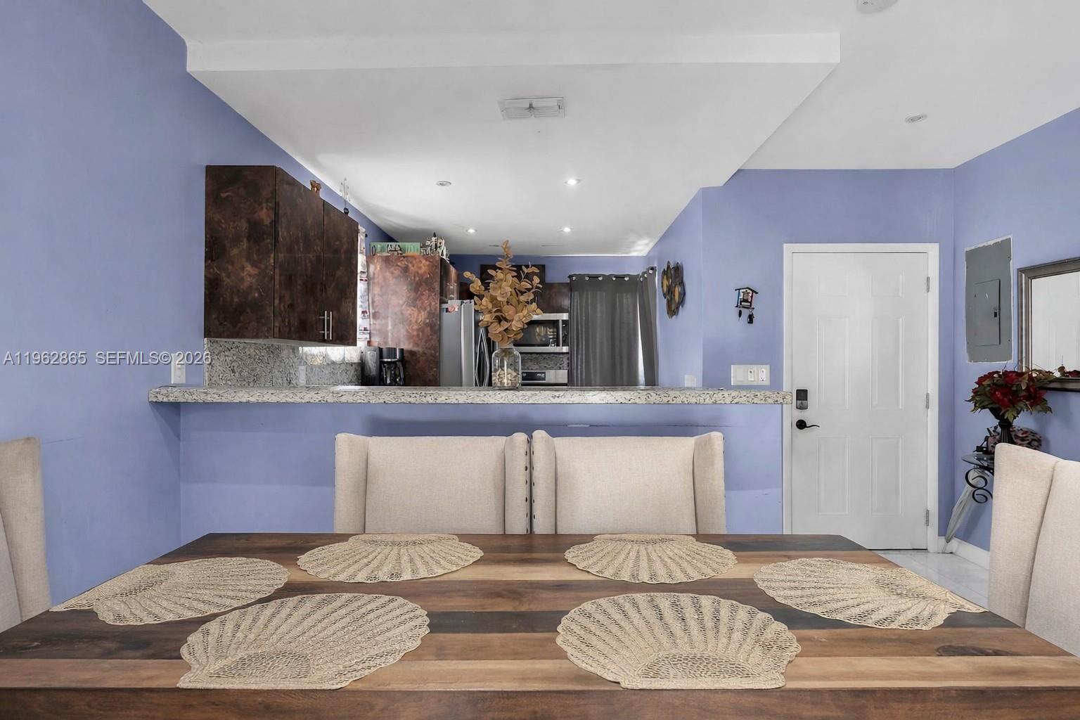 SOUTH MIAMI LAKES - Residential