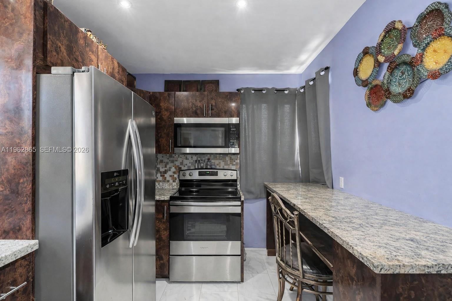 SOUTH MIAMI LAKES - Residential