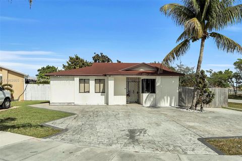 12201 SW 194th Ter Miami FL 33177