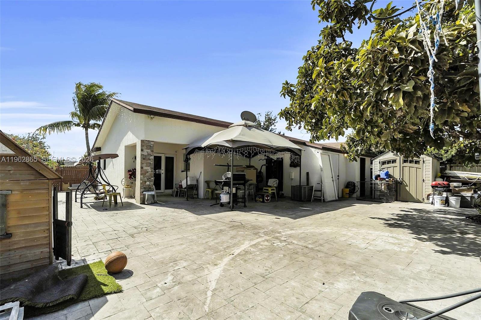 SOUTH MIAMI LAKES - Residential