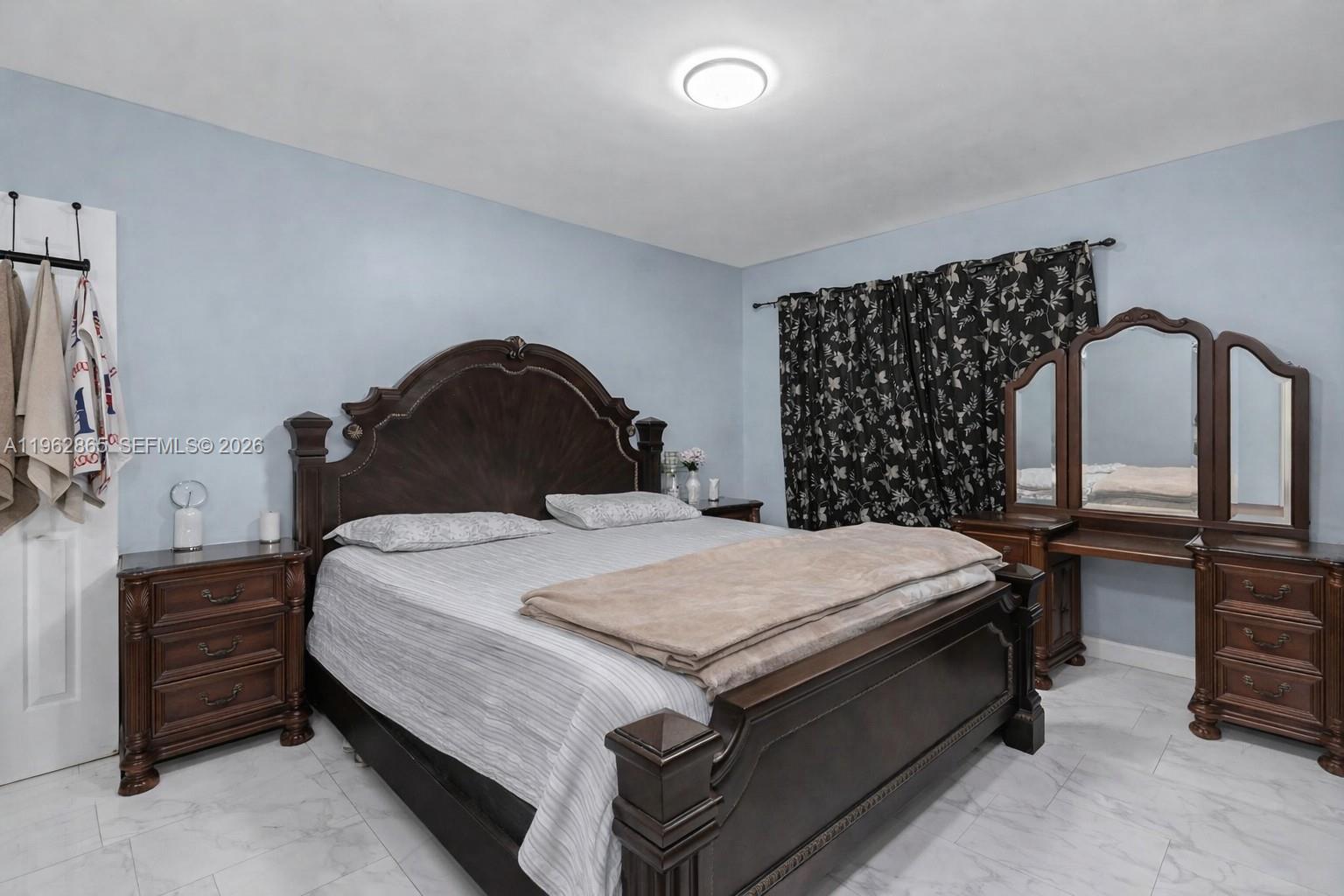 SOUTH MIAMI LAKES - Residential