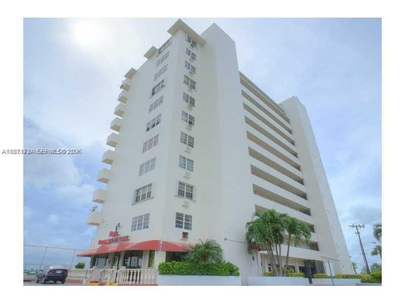7904 West Dr 904