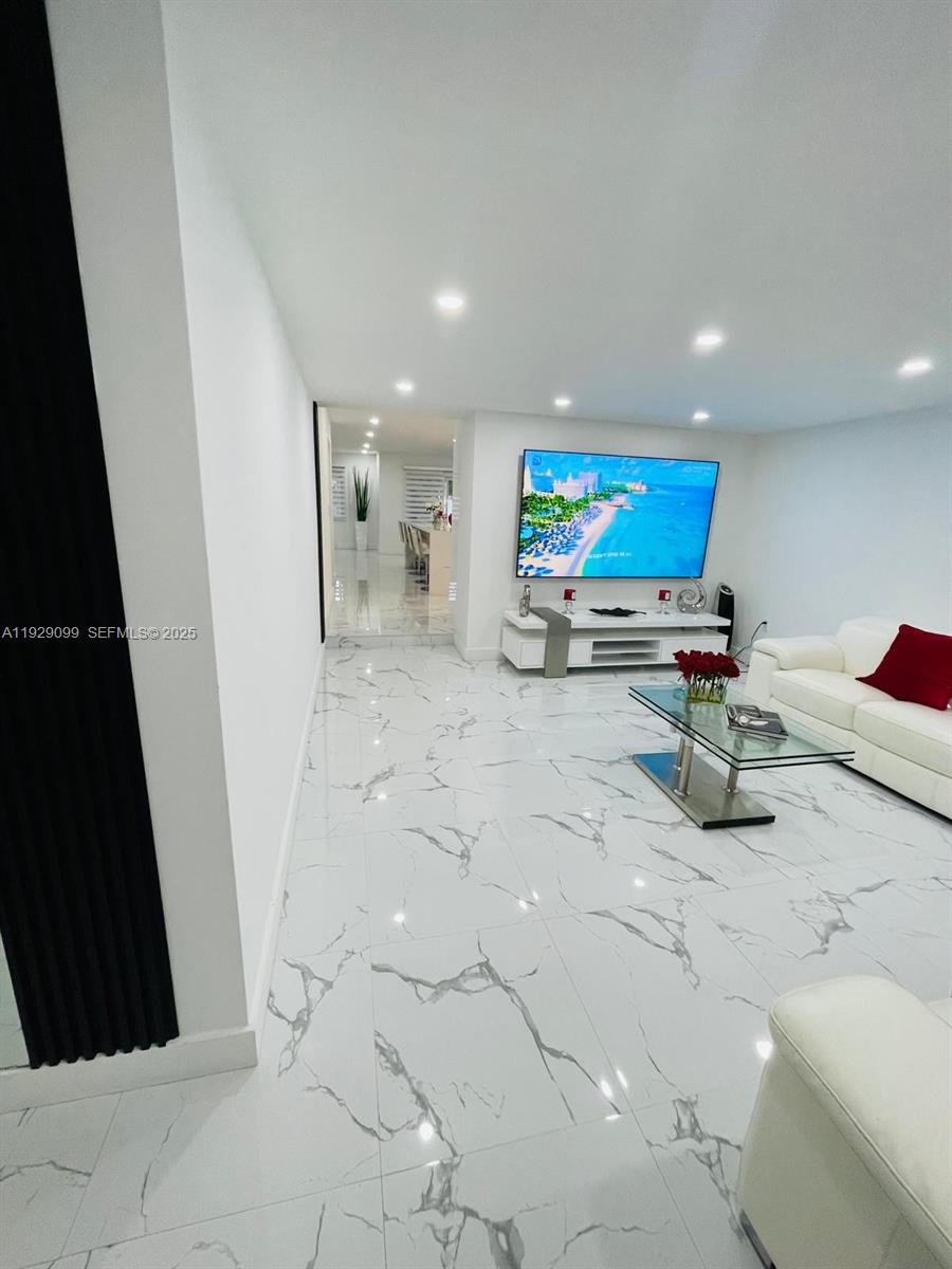 PRINCETONIAN ESTATES - Residential