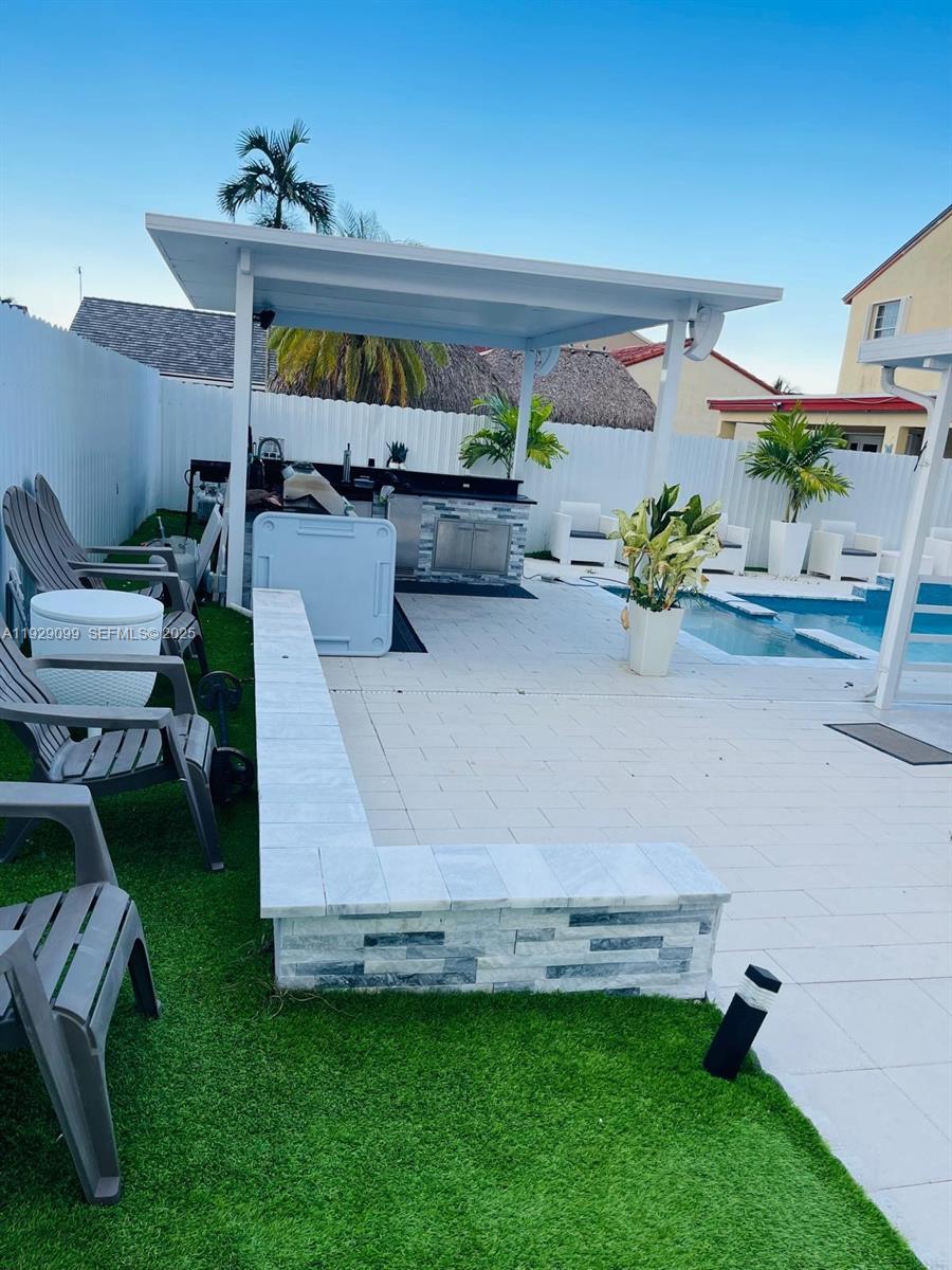 PRINCETONIAN ESTATES - Residential