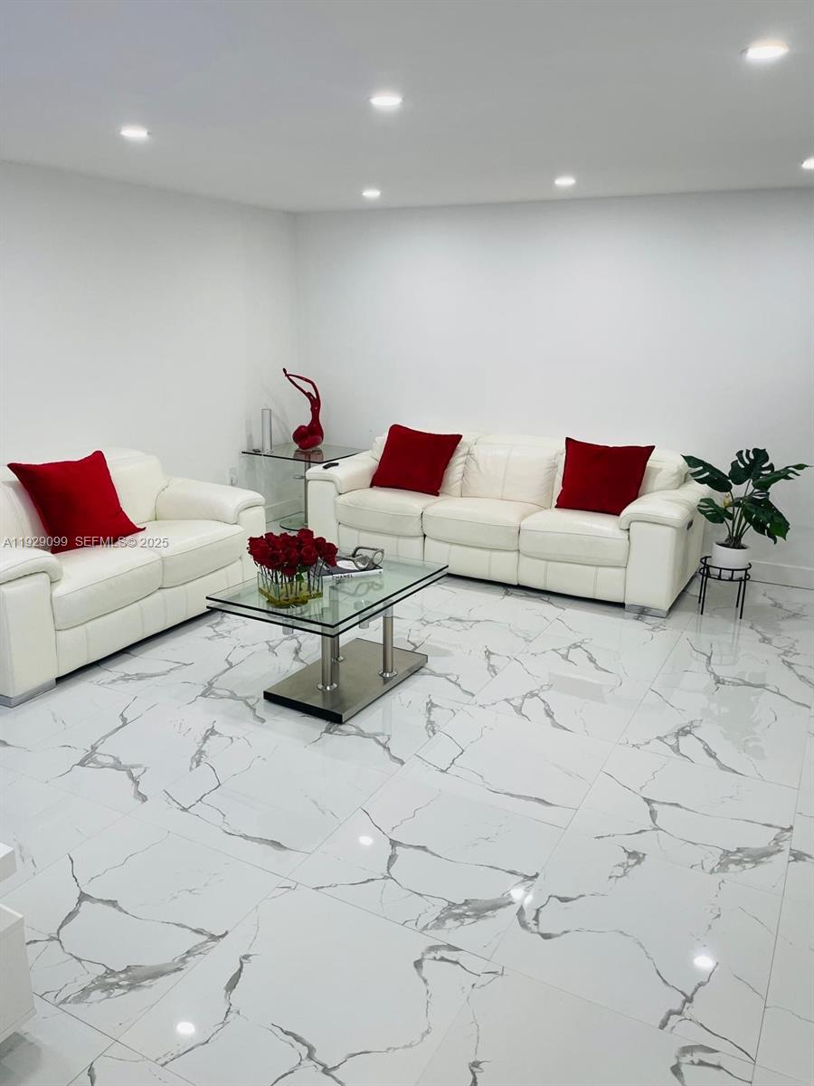 PRINCETONIAN ESTATES - Residential