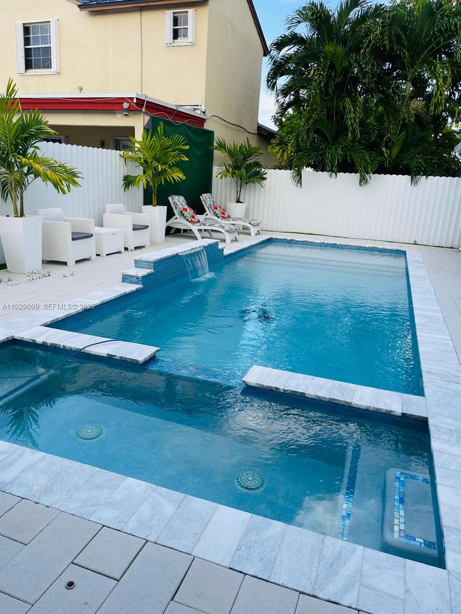 PRINCETONIAN ESTATES - Residential