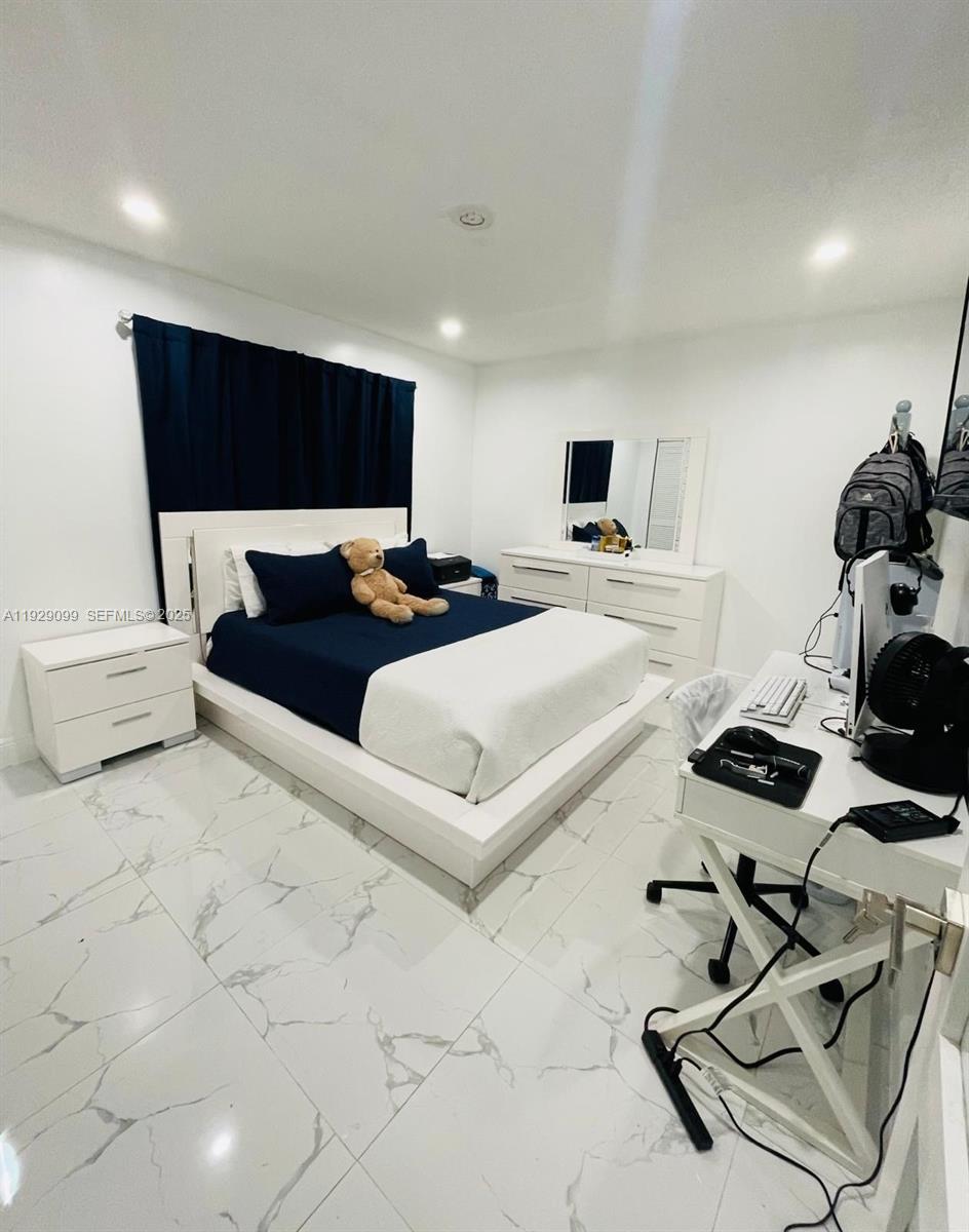 PRINCETONIAN ESTATES - Residential