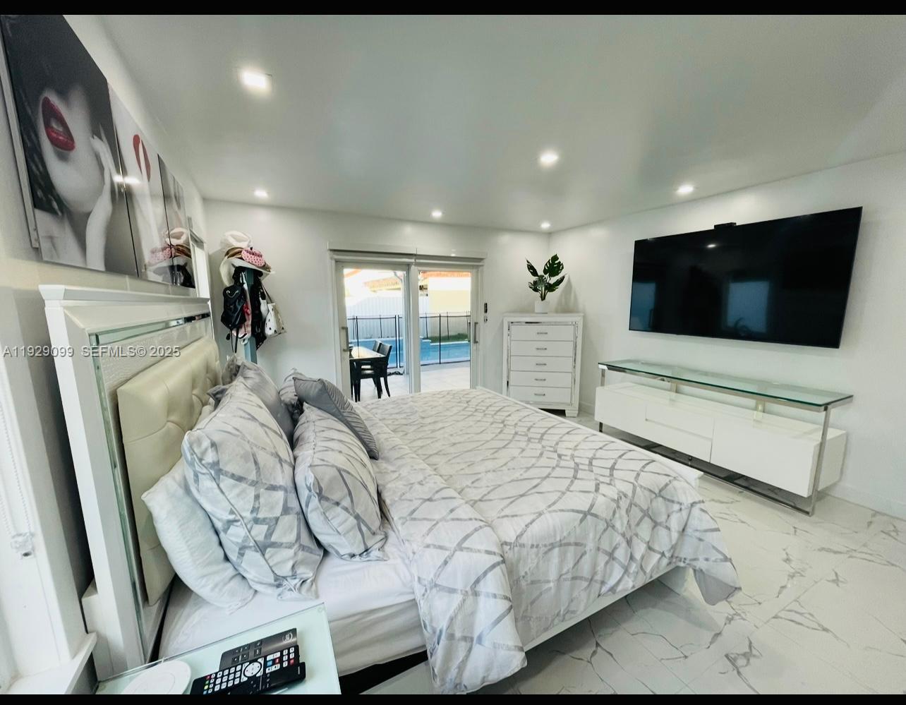 PRINCETONIAN ESTATES - Residential