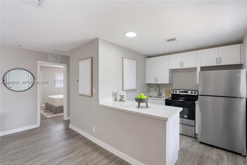Photo of 308 SW 14th St #2, Fort Lauderdale, FL 33315 (MLS # A12005951)