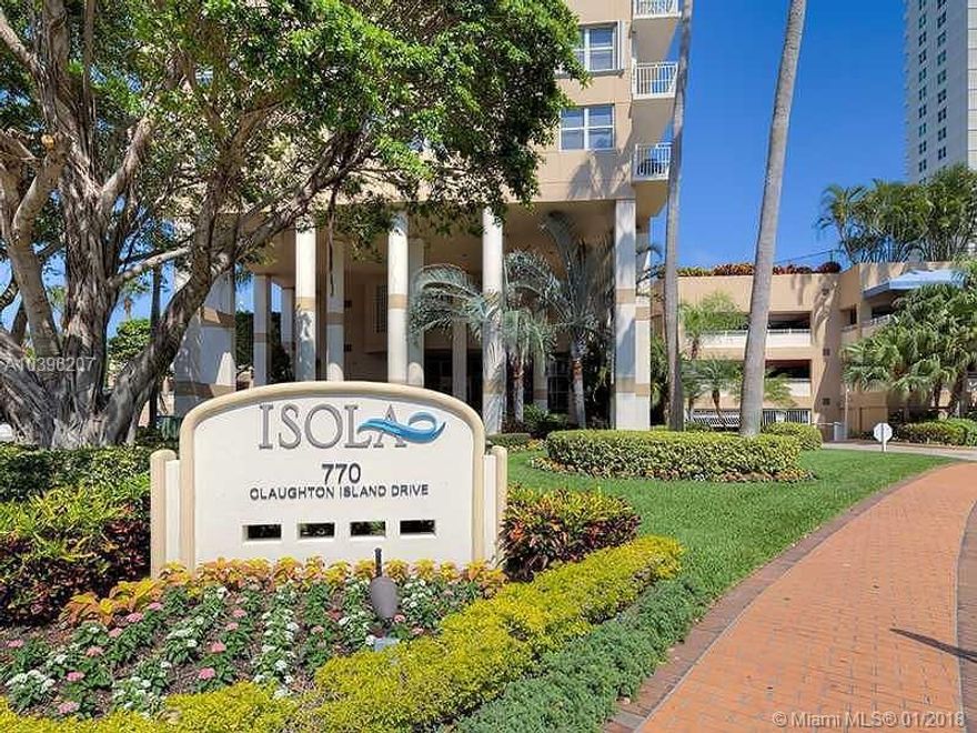 Would you like to live about two blocks away from Brickell City Center and not paying those astronomical prices? Come to see this spectacular Ocean View unit on the 20th floor of Isola in Brickell Key. This one bedroom apartment has brand new stainless appliances with washer and dryer. Its luxurious building offers garage & valet parking, 24 hr concierge, business center, storage, tennis courts, pool, spa, and gym with a stunning bay/ocean view. Just a small walk to some of the best restaurants and shops in Brickell. Take a relaxing stroll or jog along the bay path or right over the bridge. Enjoy New York living with the beautiful Miami whether. Best price unit in the building, just two floors below the penthouses.