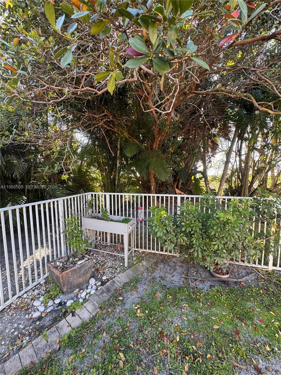 BINKS FOREST OF THE LANDI - Residential