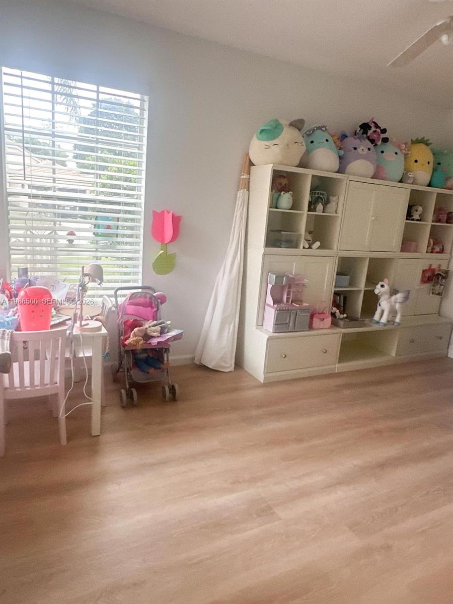 BINKS FOREST OF THE LANDI - Residential