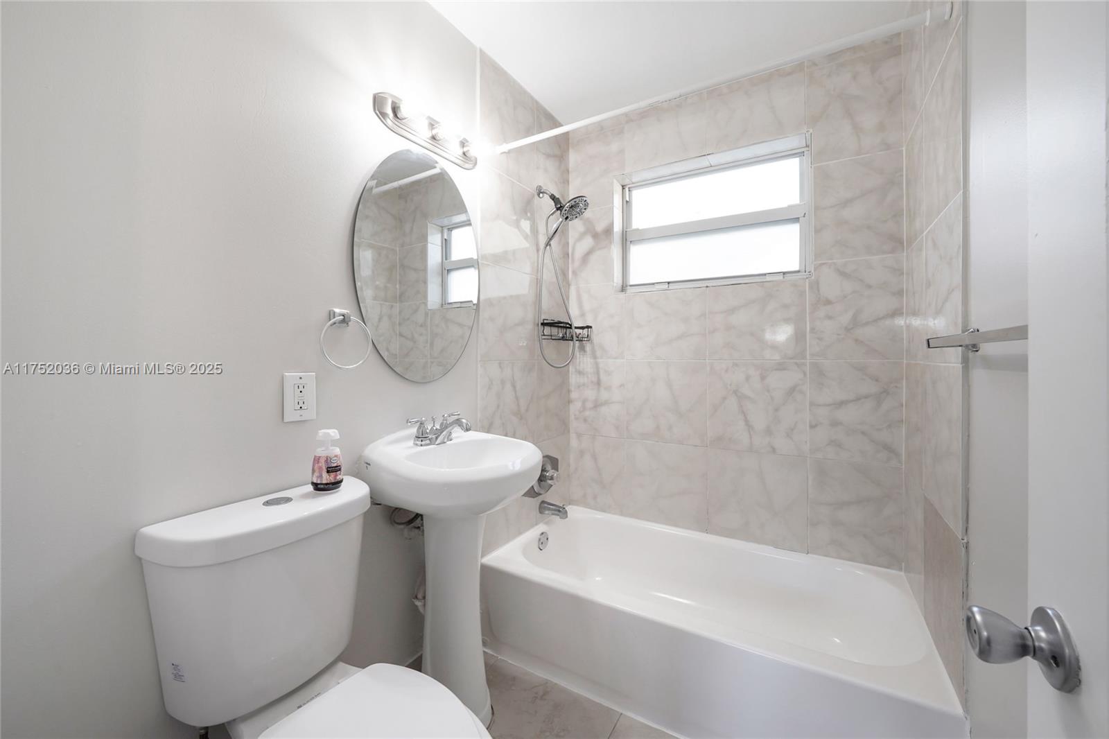 LAKE FOREST SEC 3 - Residential