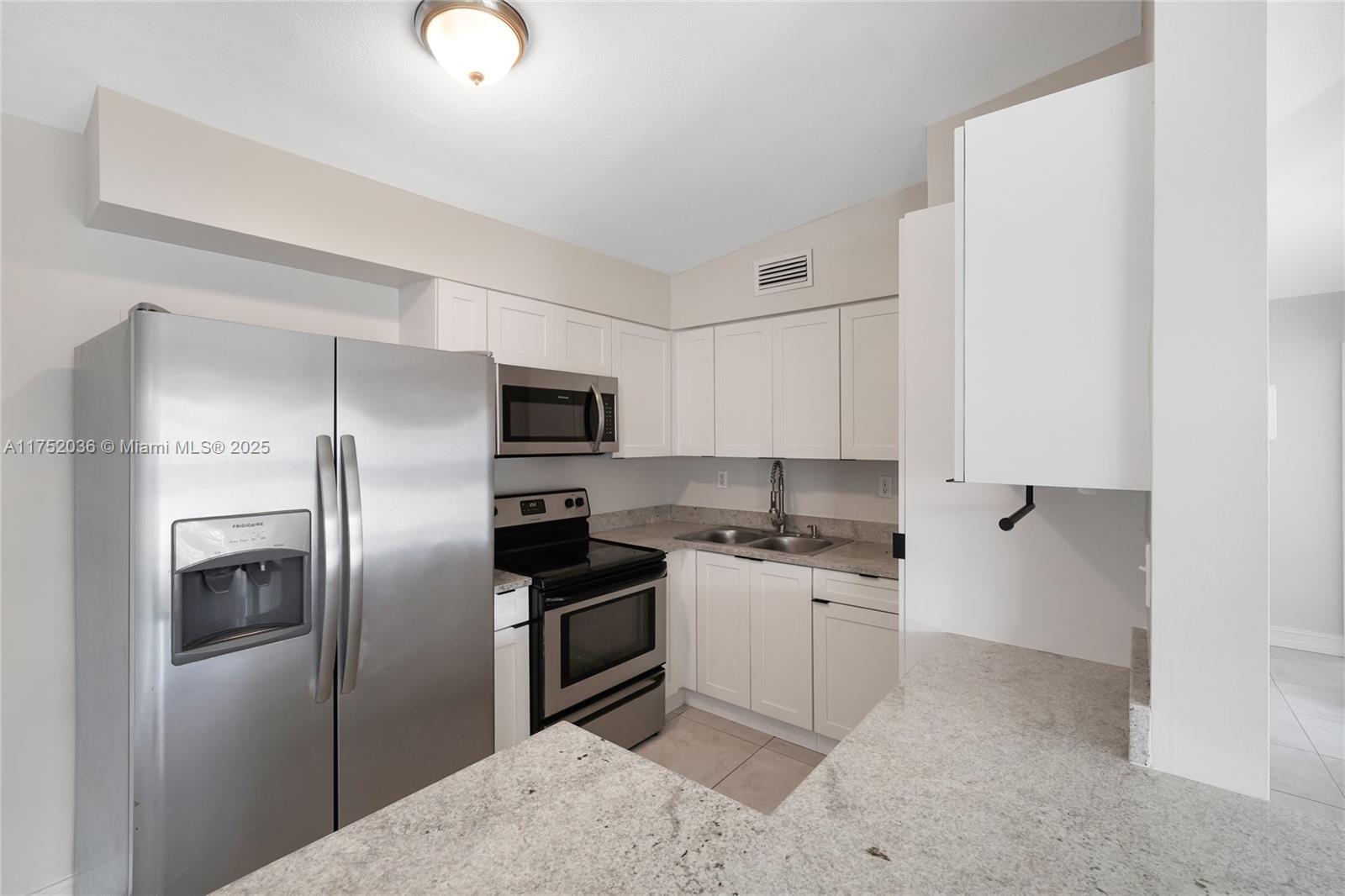 LAKE FOREST SEC 3 - Residential