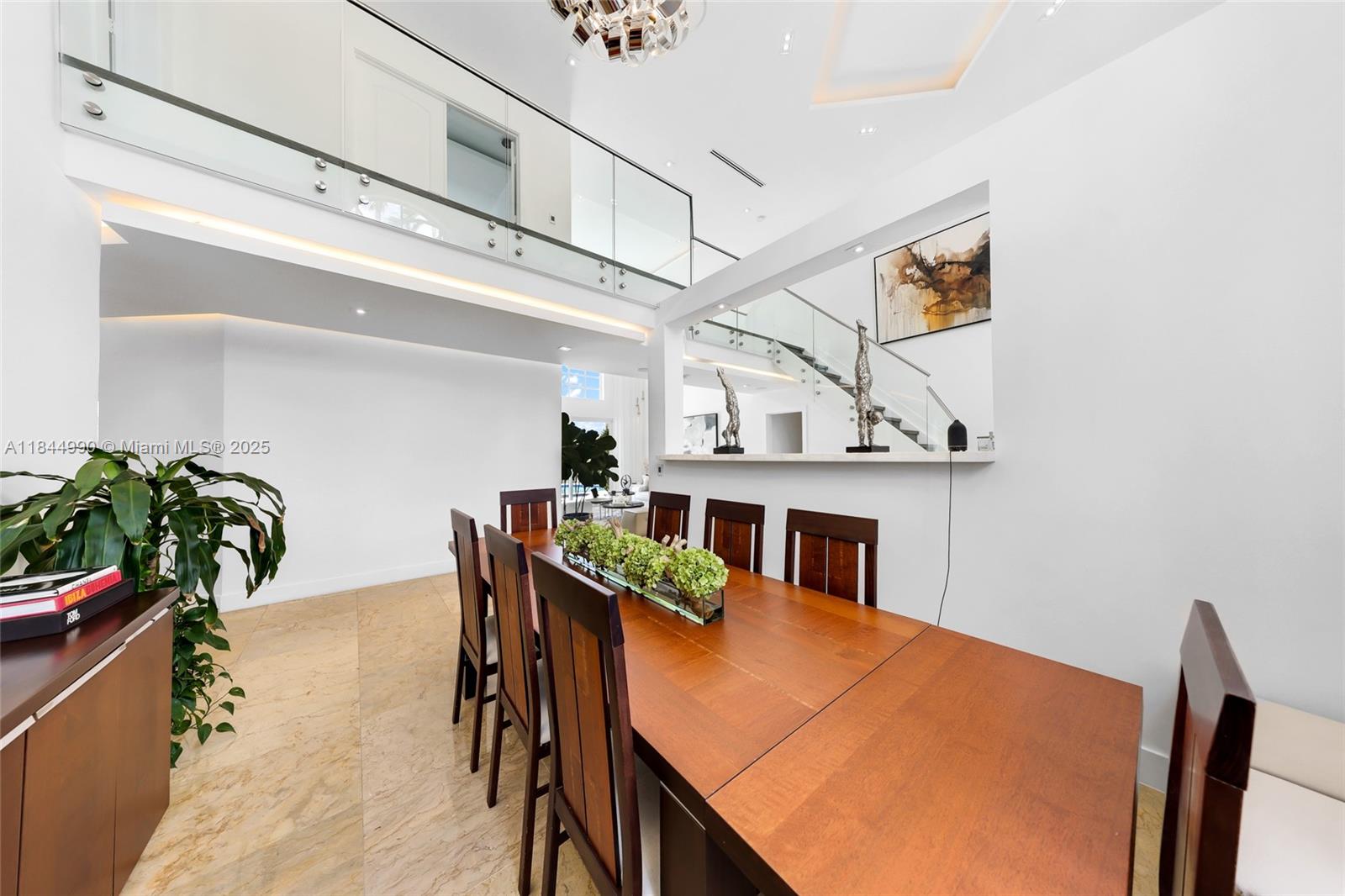 WESTON HILLS - Residential