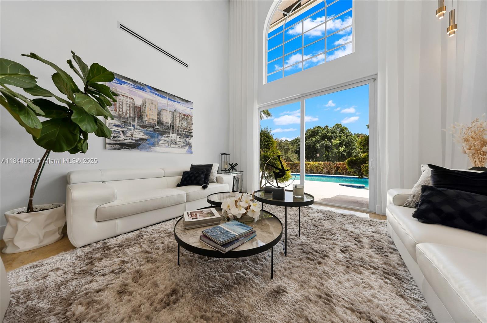 WESTON HILLS - Residential