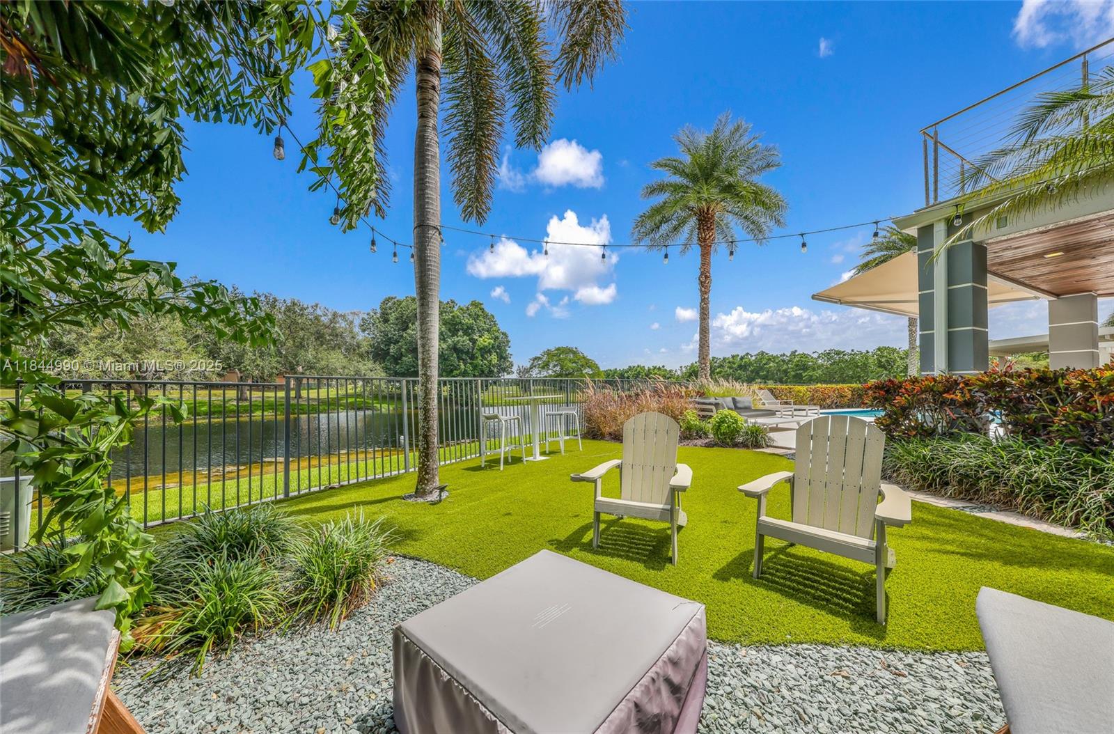 WESTON HILLS - Residential