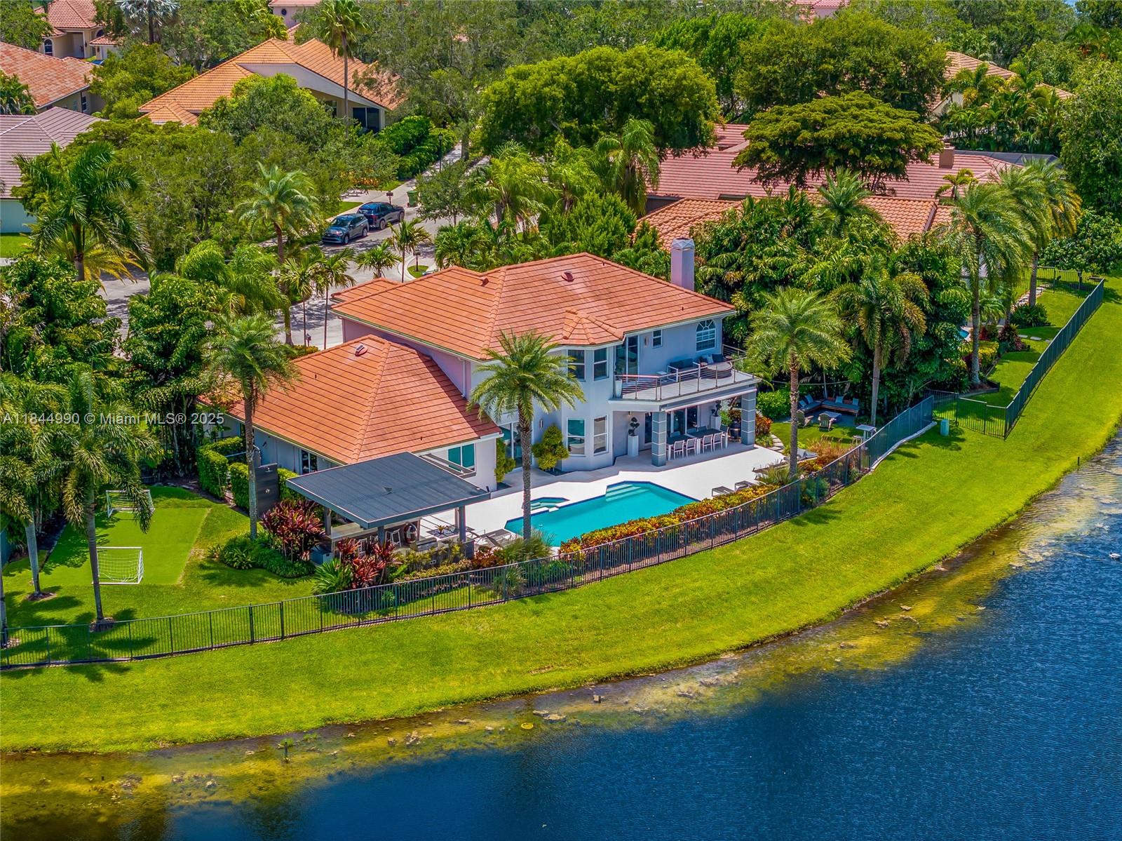 WESTON HILLS - Residential