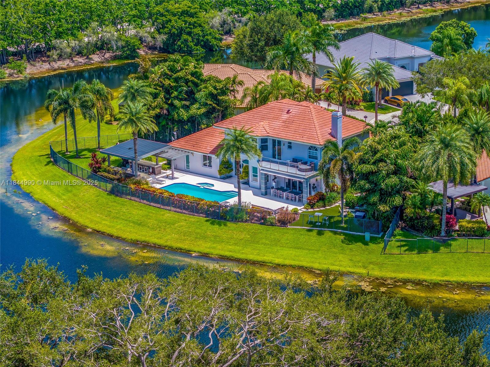 WESTON HILLS - Residential