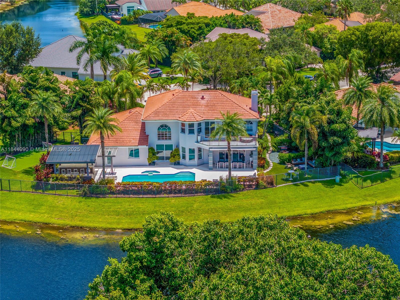 WESTON HILLS - Residential